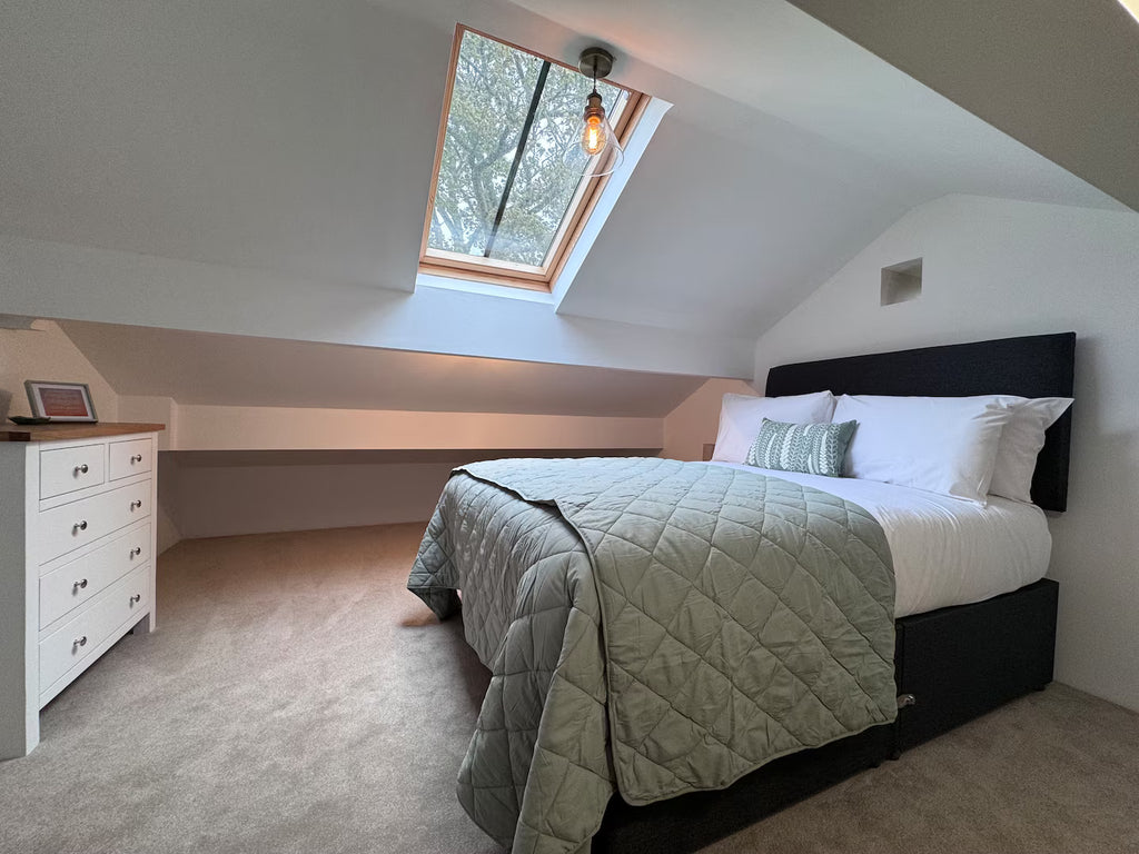 Riverside Barn & Suites (Sleeps 16)