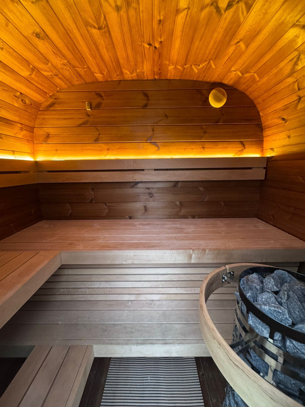 Riverside Barn & Suites (Sleeps 16)