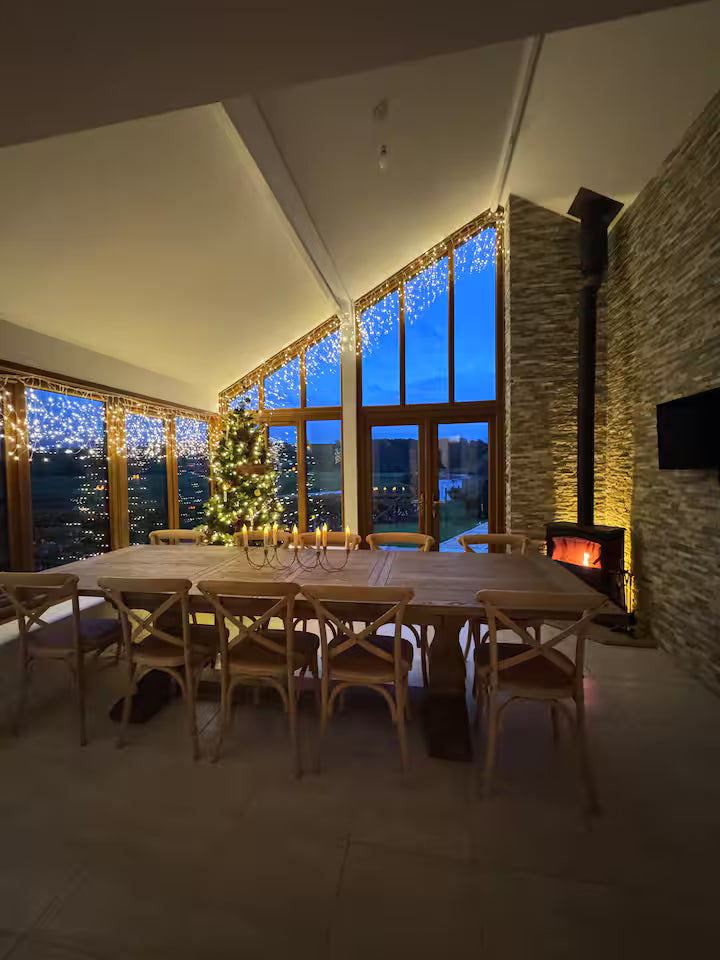 Riverside Barn & Suites (Sleeps 16)