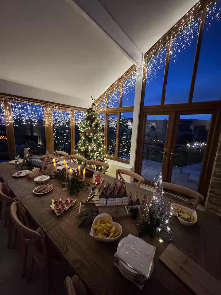 Riverside Barn & Suites (Sleeps 16)