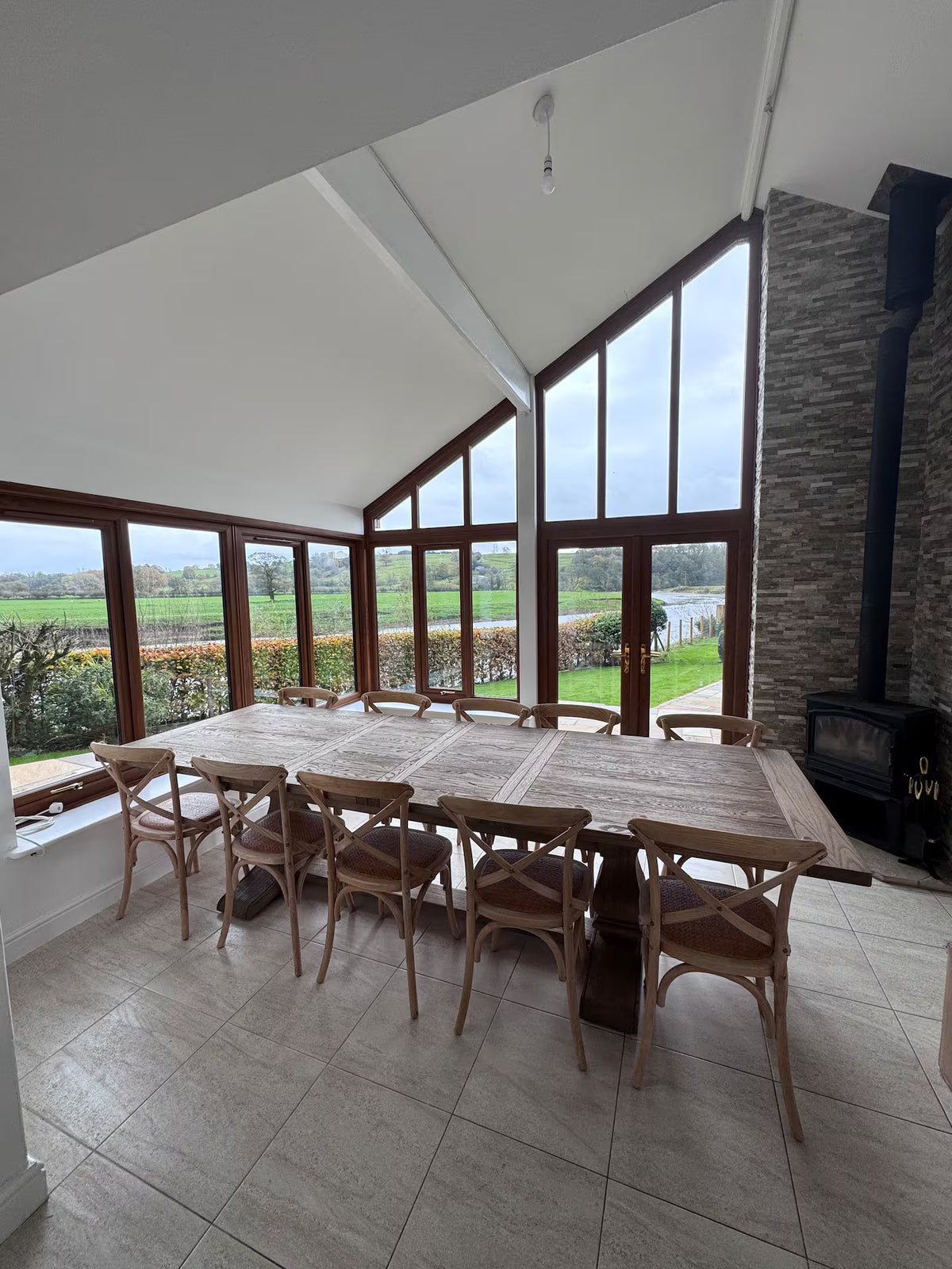 Riverside Barn & Suites (Sleeps 16)