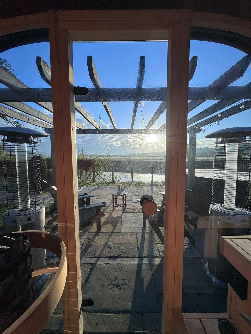 Riverside Barn & Suites (Sleeps 16)