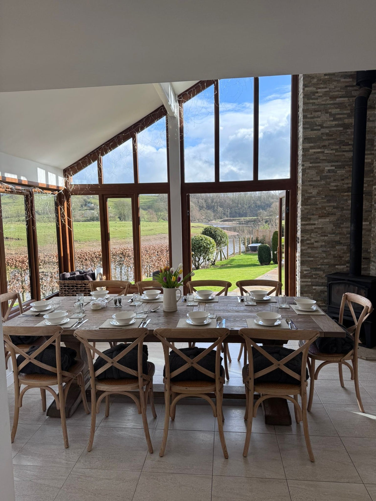 Riverside Barn & Suites (Sleeps 16)