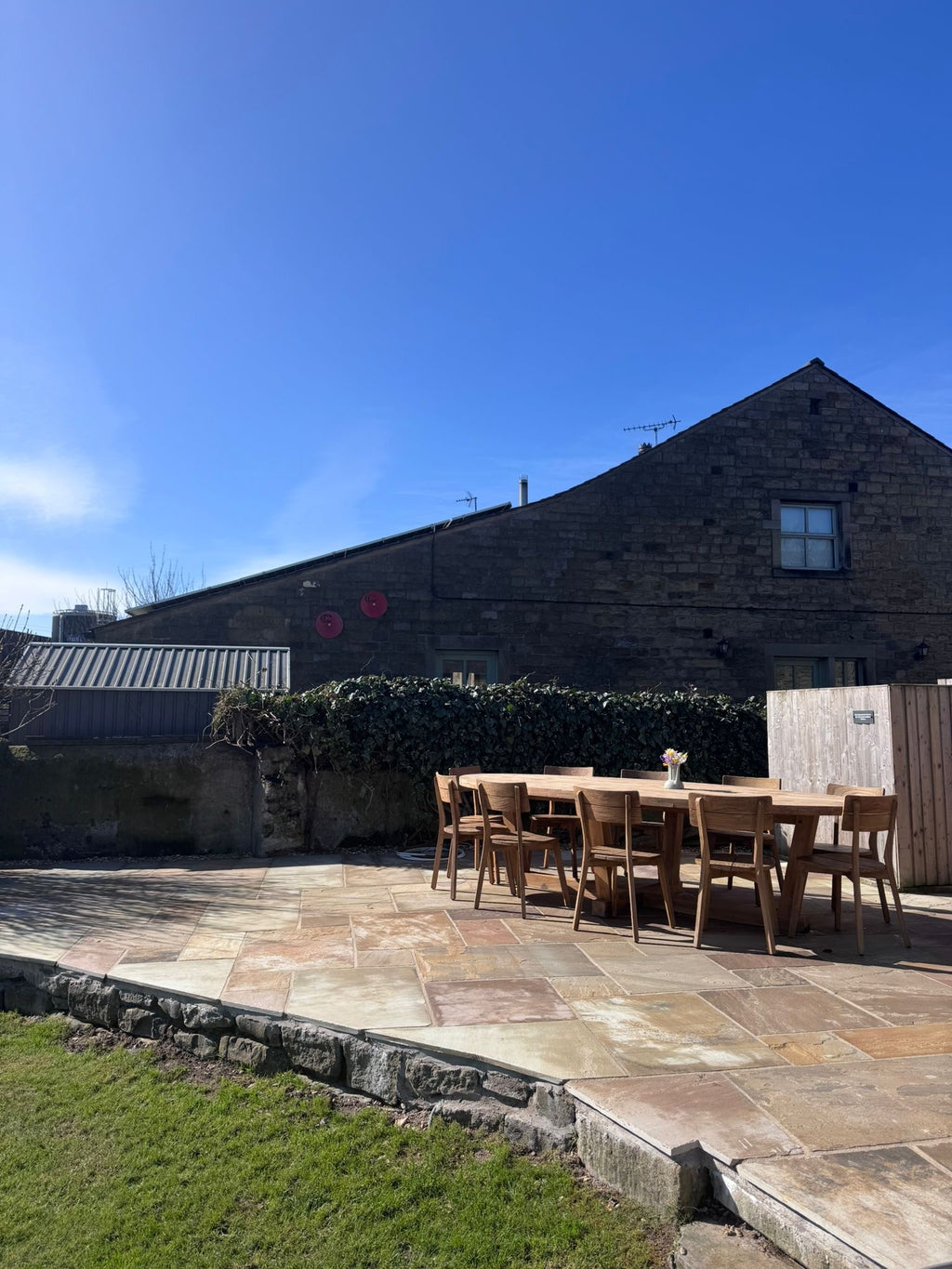 Riverside Barn & Suites (Sleeps 16)