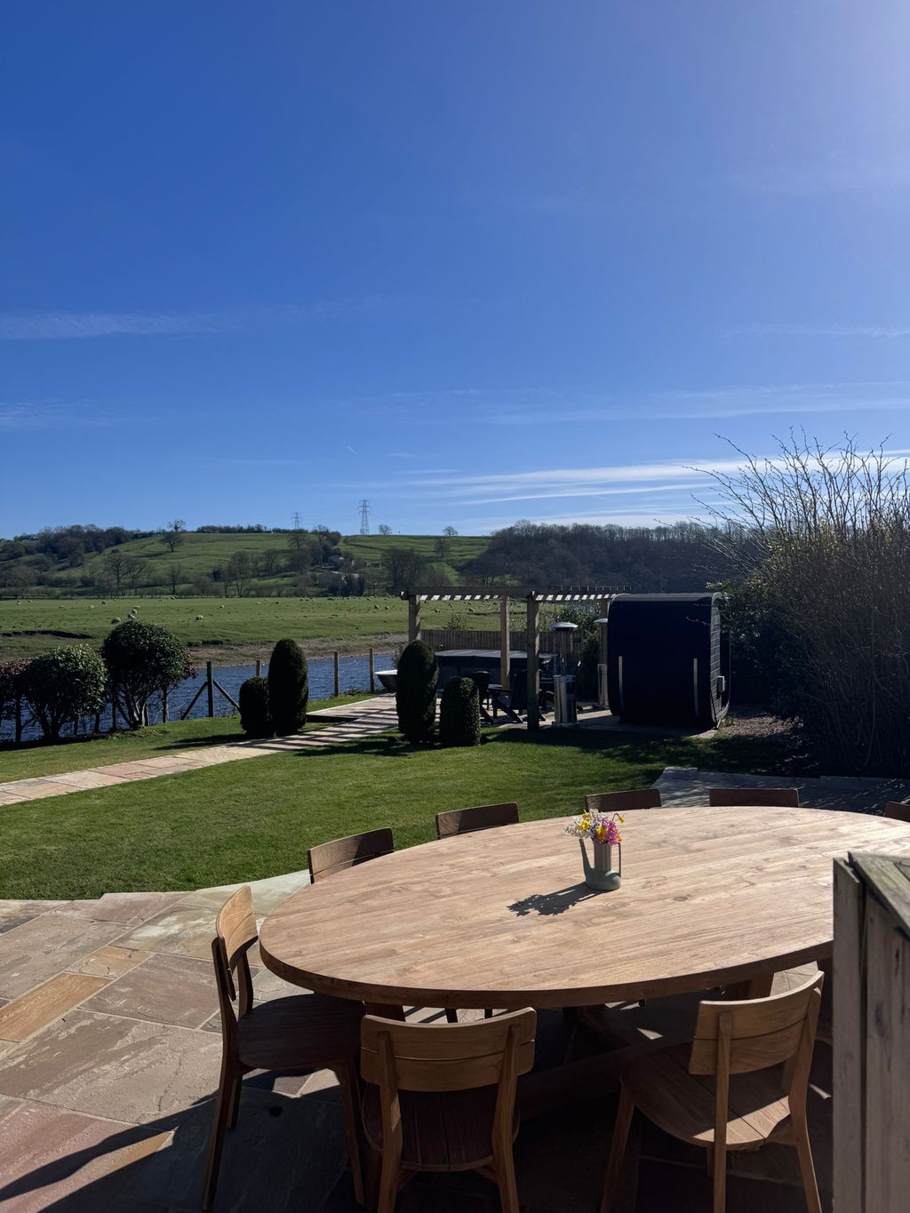 Riverside Barn & Suites (Sleeps 16)