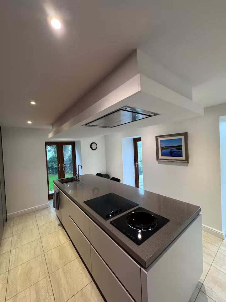 Riverside Barn & Suites (Sleeps 16)